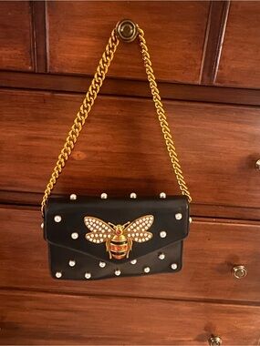 Black Pearl-Studded Bee Accent Shoulder Bag